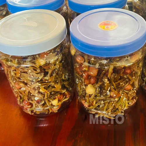 Cá cơm mờm rim lạc