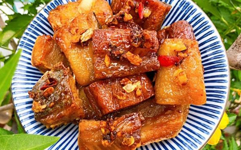 Khô cá dứa sốt tỏi ớt
