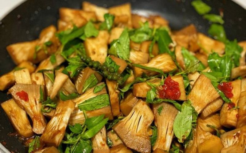 Mít non kho nước dừa